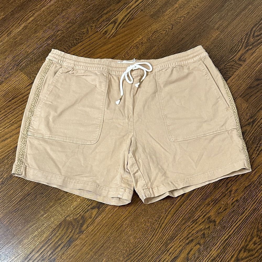 Carve Designs Khaki Shorts - Size XL